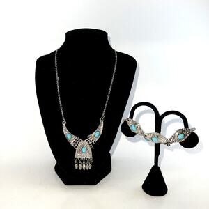 Vintage Necklace & Bracelet Silver Tone Turqouise Bead Hanging Metal Pendant B8